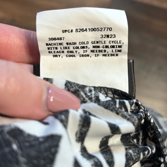 NWT Black and White BCX Skirt - Picture 7 of 8